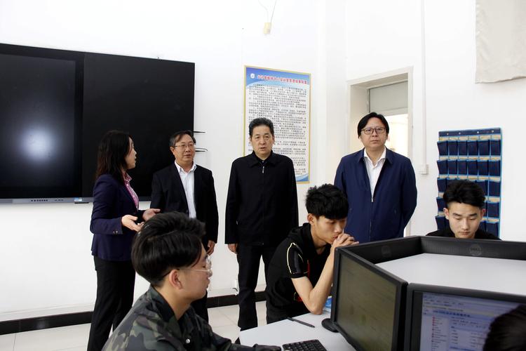 市教育局党组书记,局长薛树林同志到我院调研指导工作